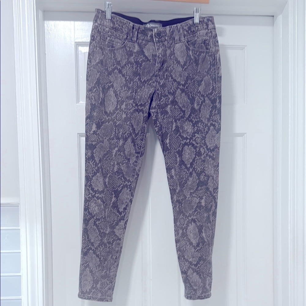 Democracy AB technology control stretch pant. Super comfortable